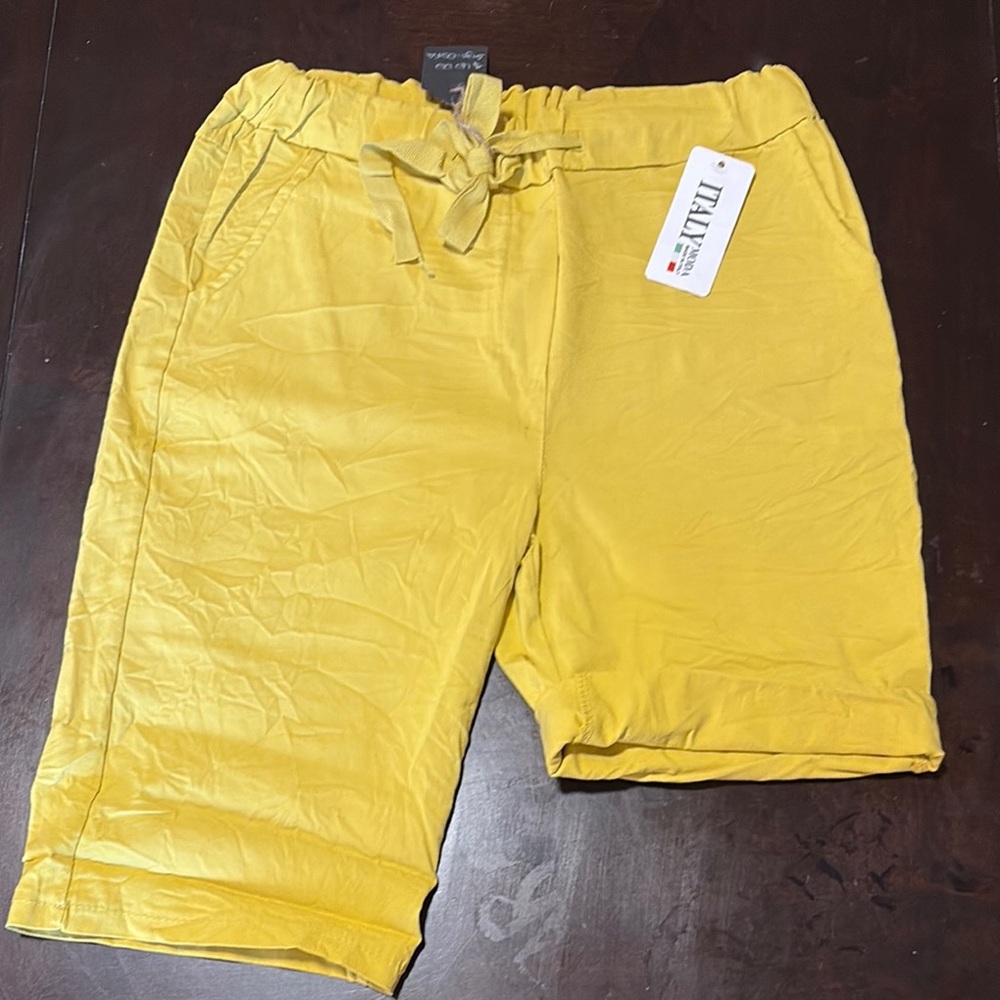 Moda Mustard Bermuda Shorts with Elastic Waistband